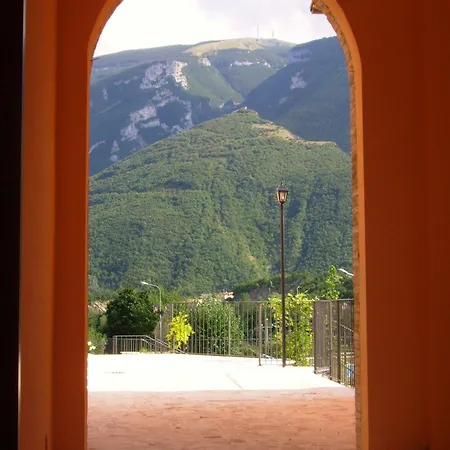 Con Piscina Vista Monte Nerone Piobbico
