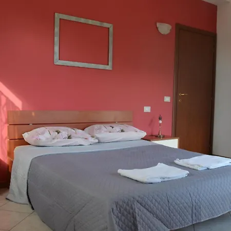 Con Piscina Vista Monte Nerone *