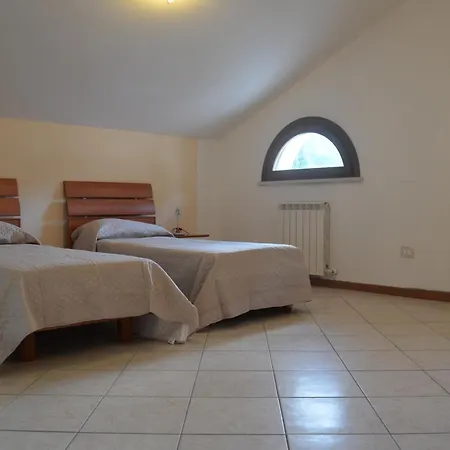 Con Piscina Vista Monte Nerone